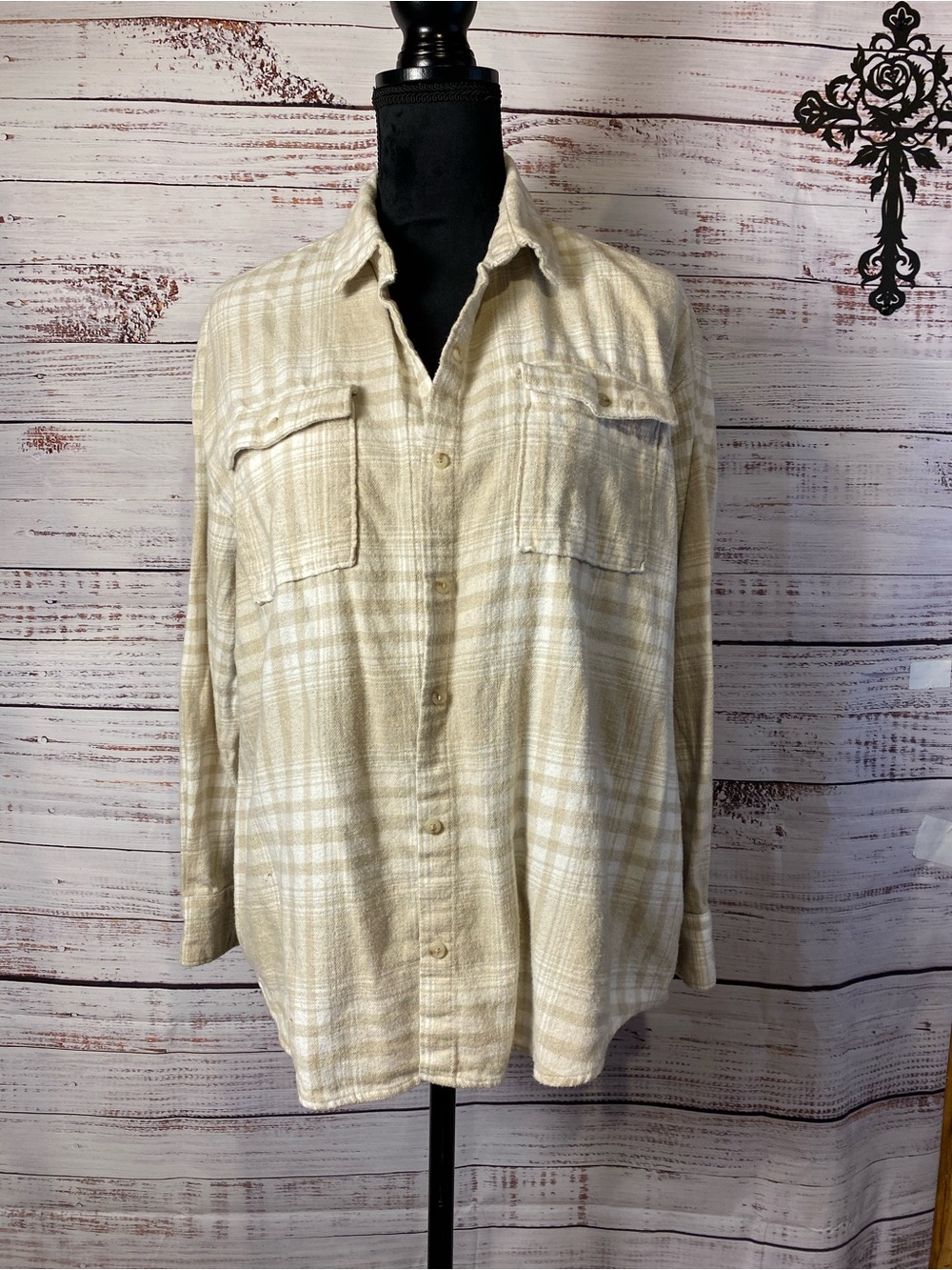 Old Navy Cream Plaid Button-Front Boyfriend Shirt Sz-L